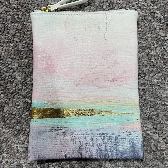 Watercolour Pouch 💕 - Picture 2 of 3